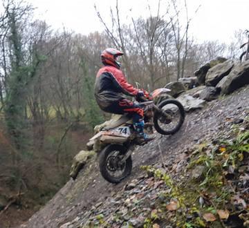 Enduro Aufbau-Training - Grundfahrtechniken perfektionieren - es wird anspruchsvoller